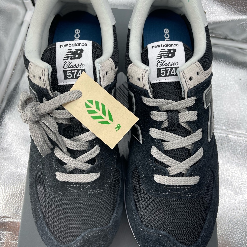 NIB!!!Men’s New Balance 574 Core Tennis Shoes